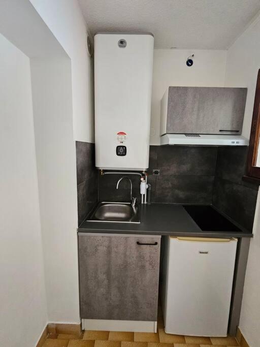 לה גרנד מוט Studio Cabine Clim Wifi Parking Draps - 1 Etoile - Self Check-In Possible מראה חיצוני תמונה